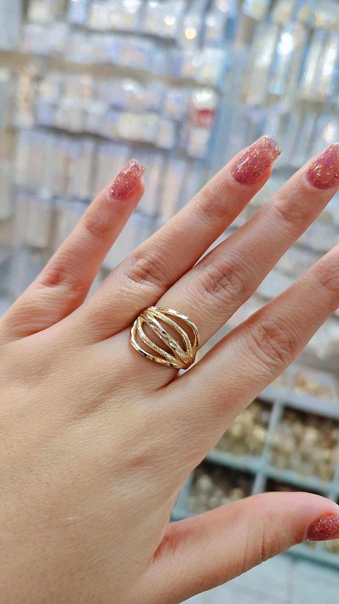 انگشتر زیبای رنگ ثابت طلاروس اصل در  سایزهای ۶.۷.۸